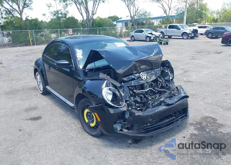 2013 Volkswagen Beetle 2.5L Entry from USA, damaged, VIN 3VWFP7AT4DM639280